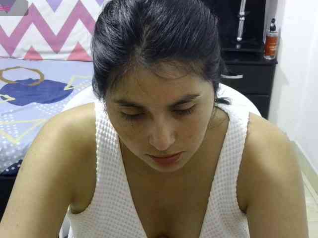 kangomez Live Webcam on BongaCams