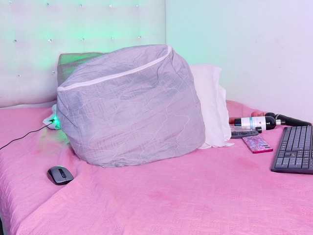 nymplo-bff's BongaCams show and profile