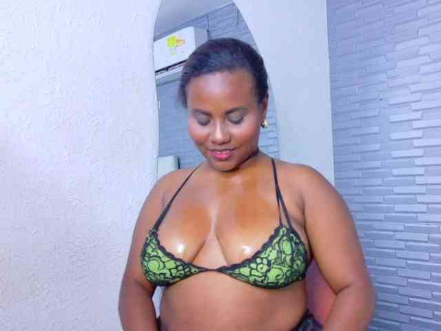 nymplo-bff Live Webcam on BongaCams