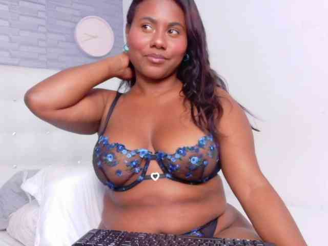 nymplo-bff Live Webcam on BongaCams