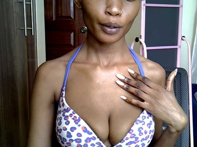 hornyebony webcam bongacams model stream image