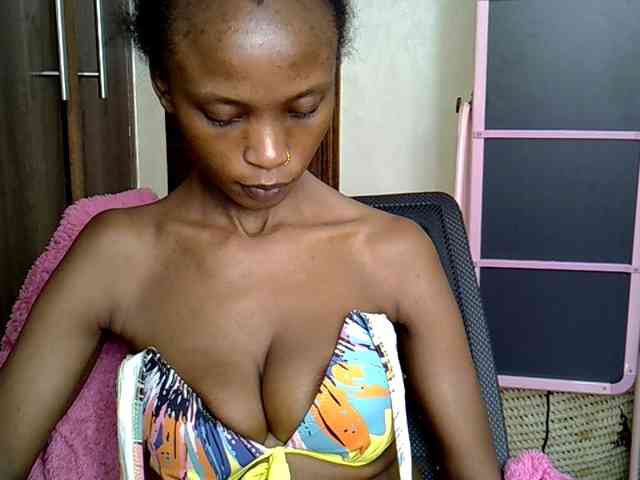 hippyshanice Live Webcam on BongaCams