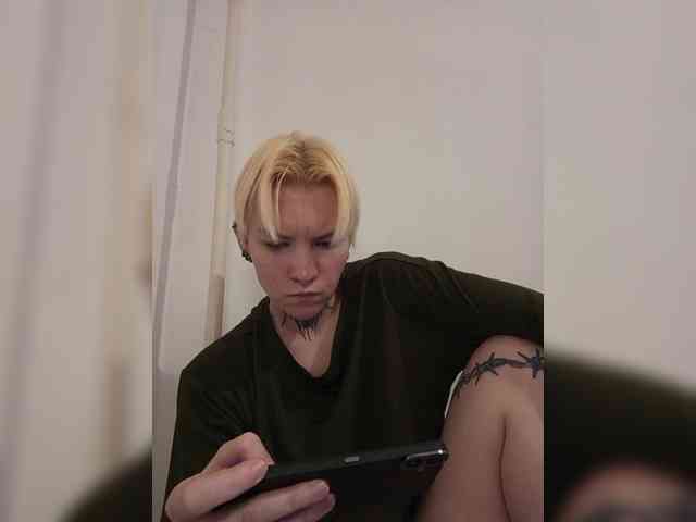 Zhenyya- Live Webcam on BongaCams