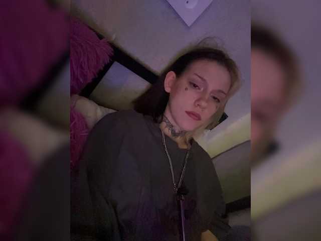  Molly-and-Ewa chat room