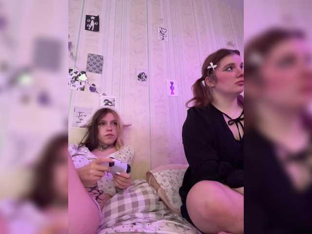 go to chat with Molly-and-Ewa