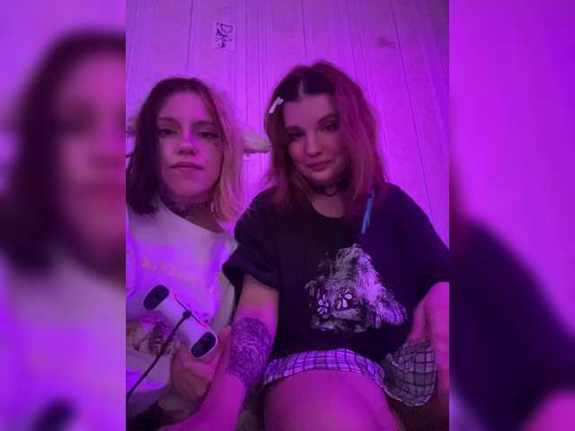 go to chat with Molly-and-Ewa