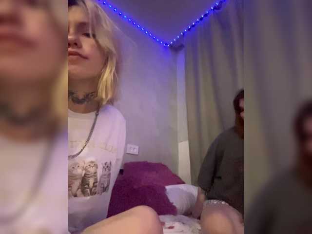  Molly-and-Ewa chat room