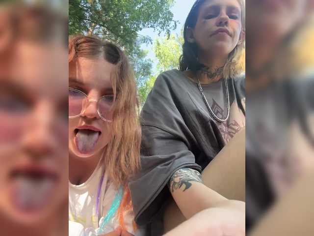  Molly-and-Ewa chat room