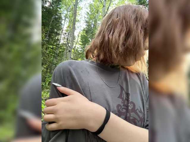 Molly-and-Ewa live cam