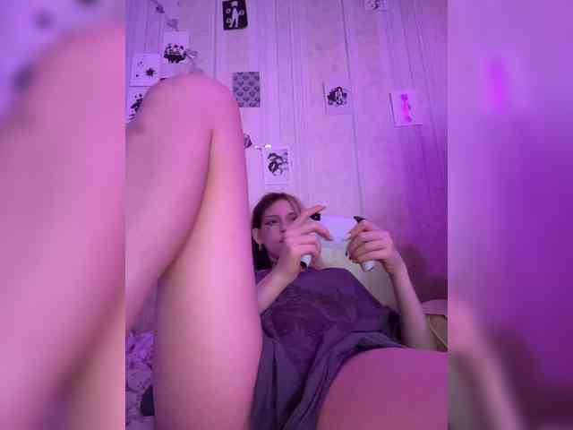 spy cam Molly-and-Ewa