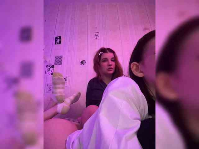 Molly-and-Ewa webcam