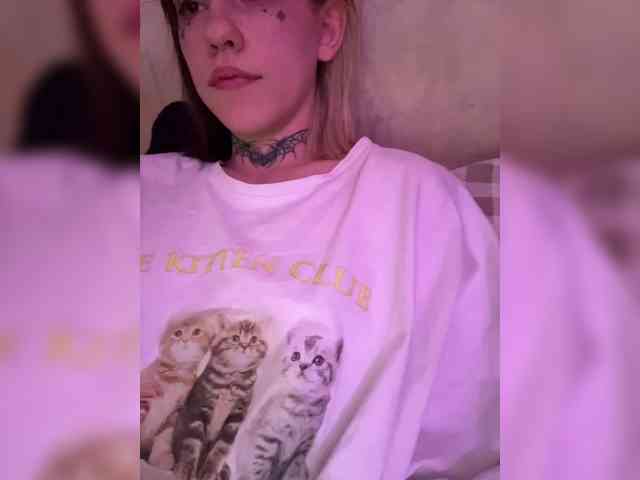 Molly-and-Ewa webcam