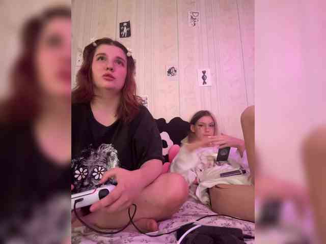 striptease nude Molly-and-Ewa