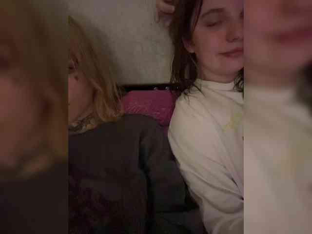Molly-and-Ewa Live Webcam on BongaCams