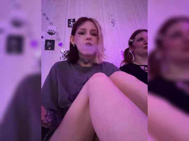 live chatting Molly-and-Ewa