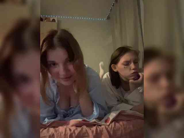 live chatting Molly-and-Ewa