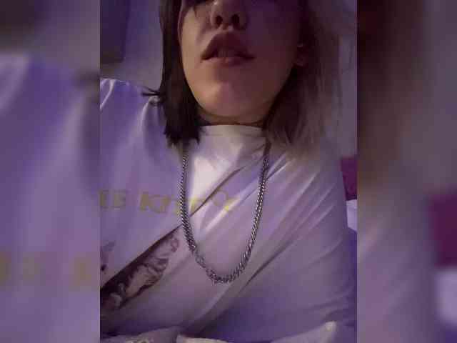 Molly-and-Ewa webcam