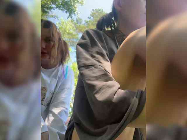 Molly-and-Ewa webcam