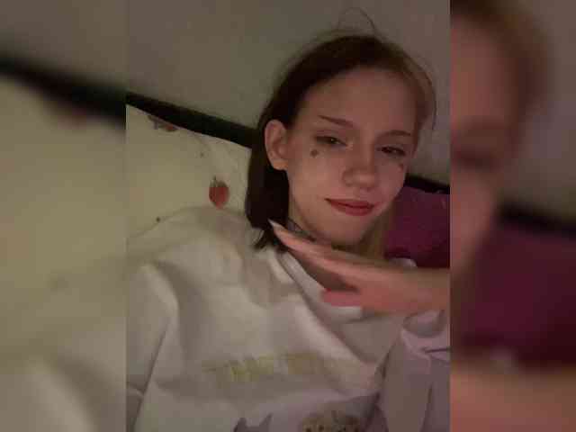 Molly-and-Ewa Live Webcam on BongaCams