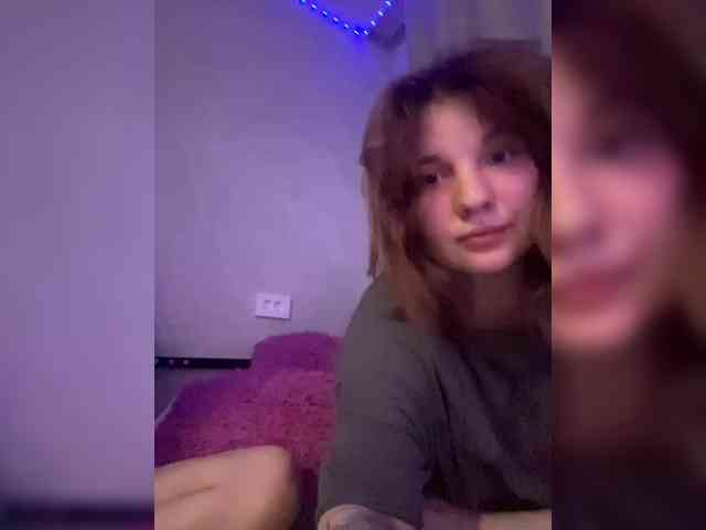 Molly-and-Ewa webcam