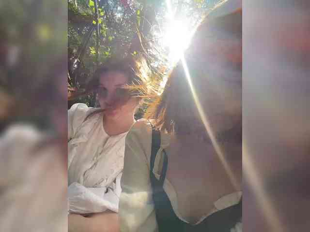 Molly-and-Ewa webcam
