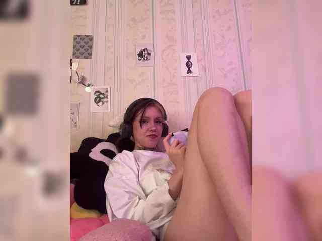Molly-and-Ewa webcam