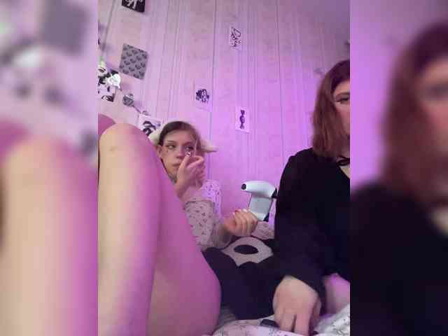 free chat room Molly-and-Ewa