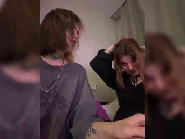 porn chatroom Molly-and-Ewa