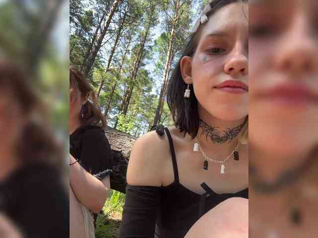 free web cam chat Molly-and-Ewa