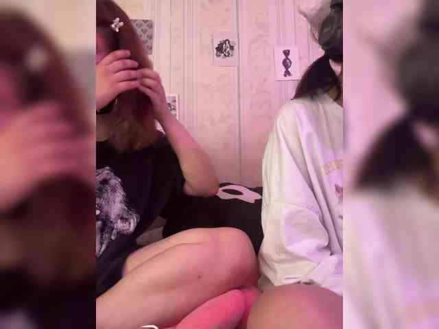 Molly-and-Ewa webcam