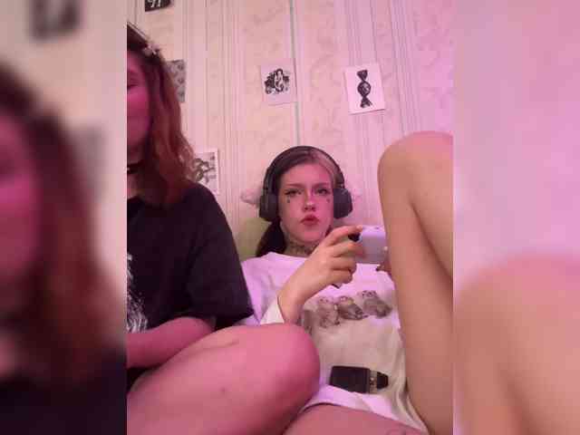 Molly-and-Ewa Live Webcam on BongaCams