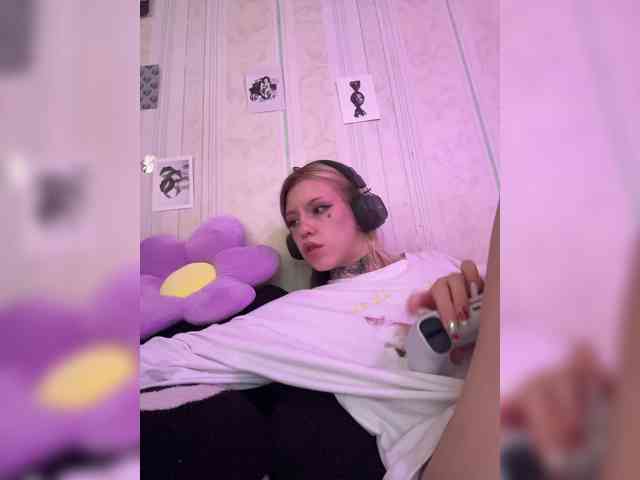 Molly-and-Ewa webcam