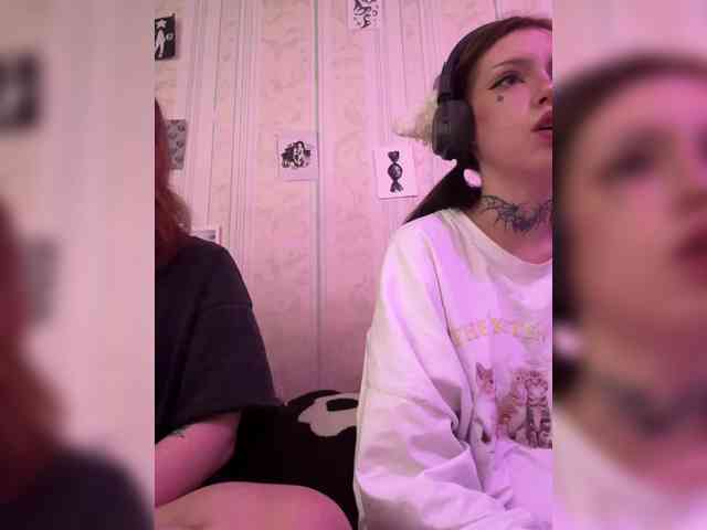 private live sex show Molly-and-Ewa