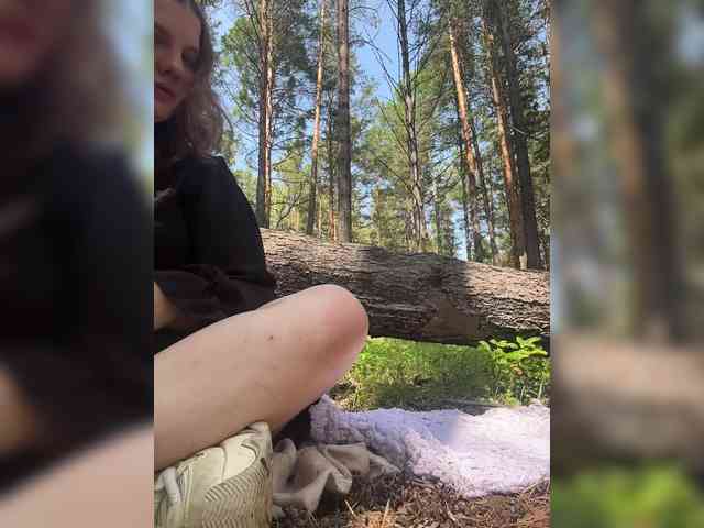 Molly-and-Ewa webcam