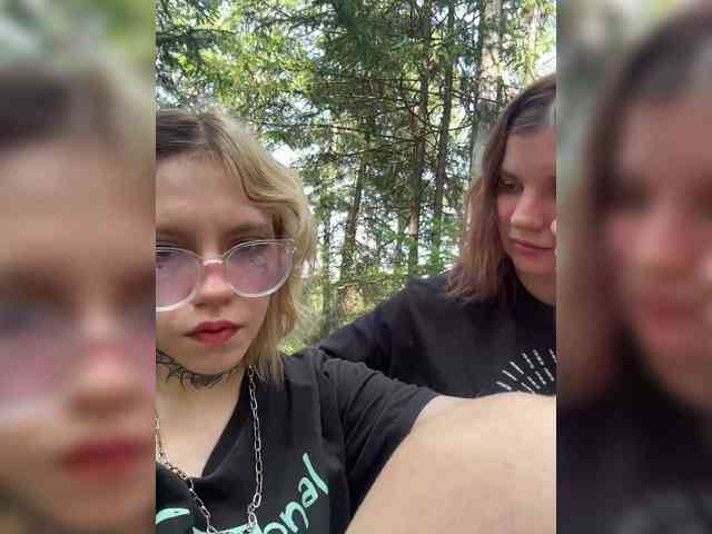 free online cam Molly-and-Ewa