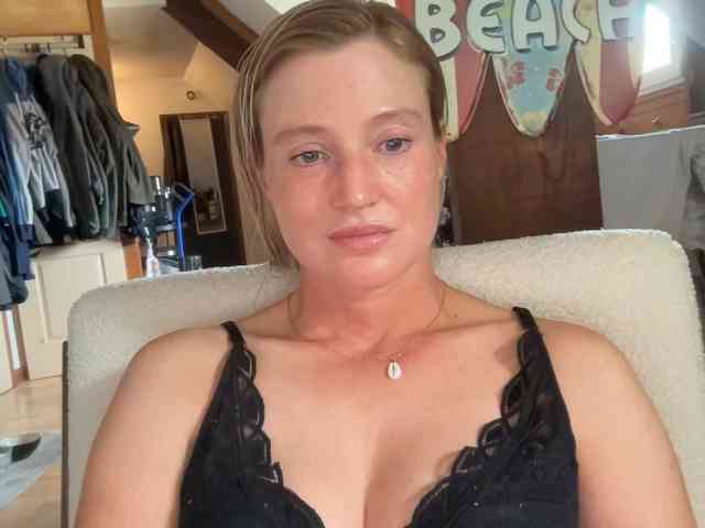 Liliblue1 webcam