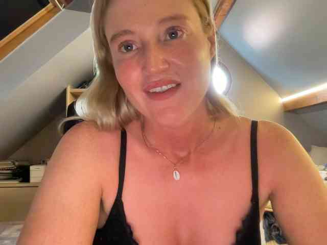 Liliblue1 webcam