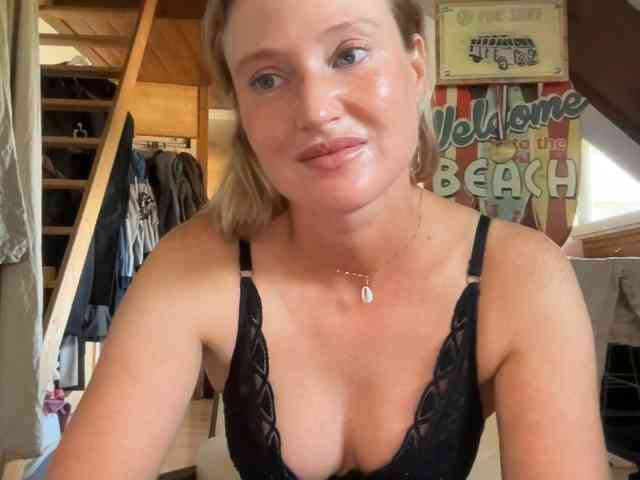 Liliblue1 webcam