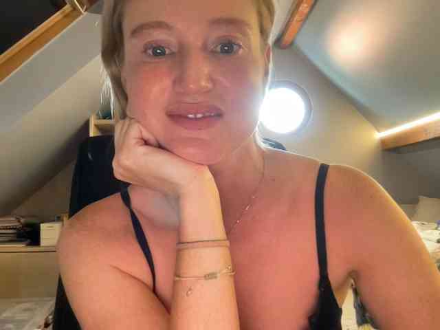 Liliblue1 webcam