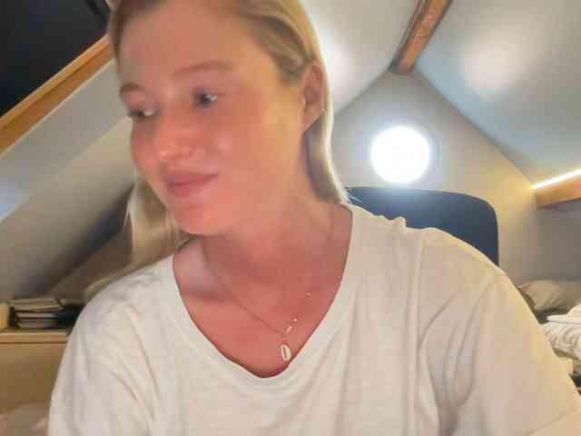 Liliblue1 webcam