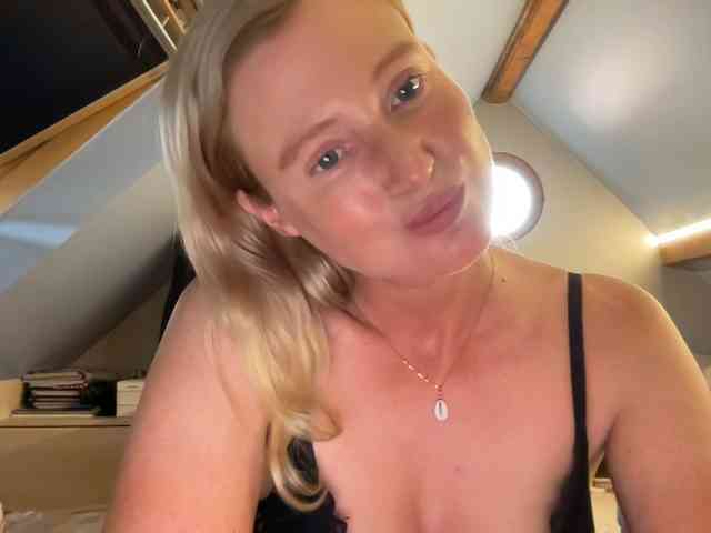 Liliblue1 webcam