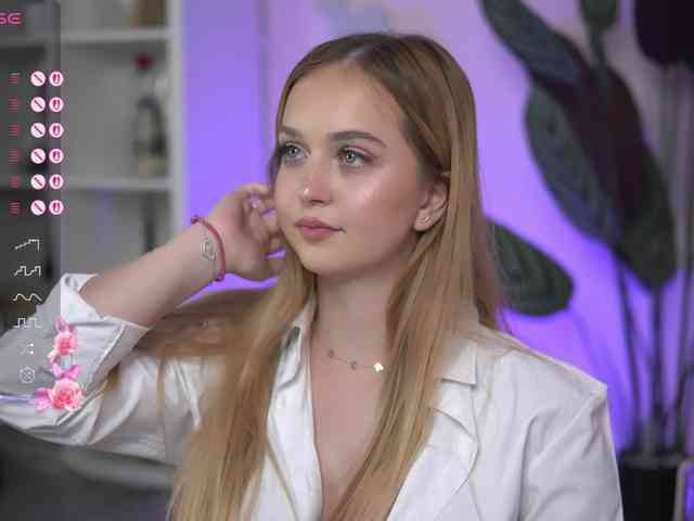 Модель: ElysaWetxx