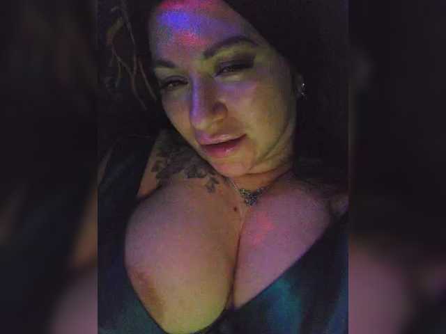 Nikoletta25's BongaCams show and profile