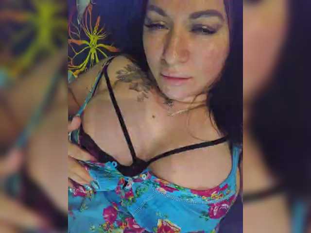 Nikoletta25's BongaCams show and profile