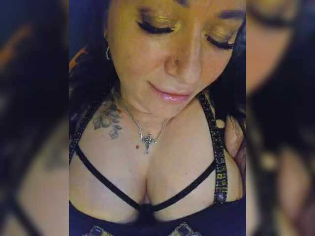 Nikoletta25's BongaCams show and profile