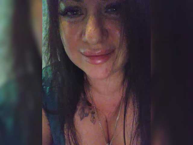 Nikoletta25's BongaCams show and profile