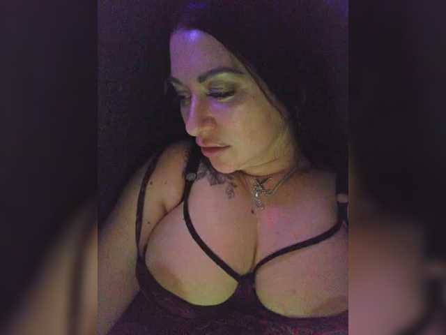 Nikoletta25's BongaCams show and profile