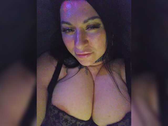 Nikoletta25's BongaCams show and profile