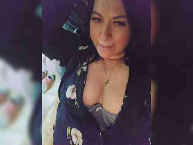 Nikoletta25 Live Webcam on BongaCams