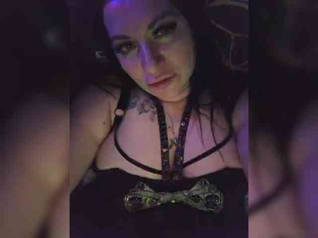 Nikoletta25 Live Webcam on BongaCams